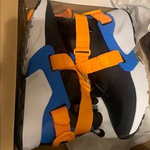 New Nike air huarache city blue black gold sz 8.5